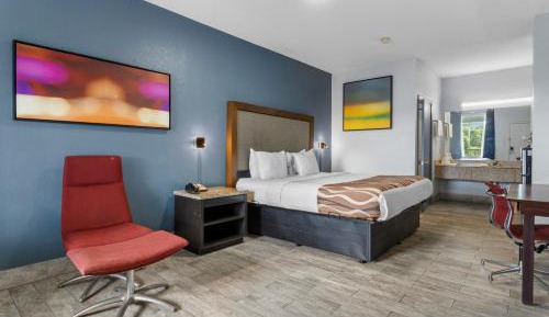 King Room with Spa Bath