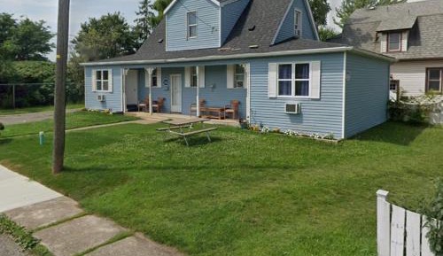 Three-Bedroom Holiday Home 