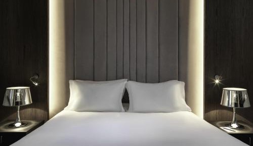 Luxury Queen Room