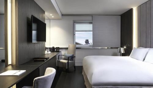 Club Luxury Queen Room - Lounge Access