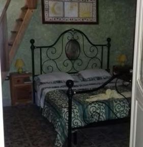 Deluxe Room (2 Adults + 1 Child)