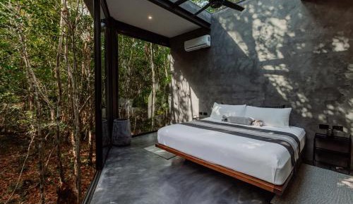Villa with Garden View