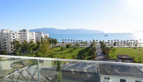 Deluxe Double Room with Side Sea View