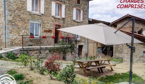 Holiday Home (12 Adults)