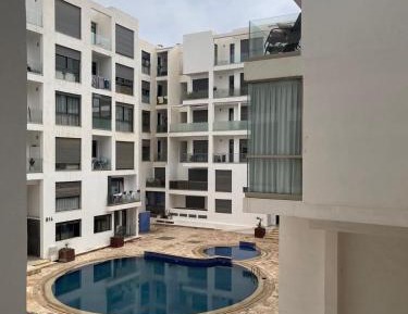 Apartment with Pool View 