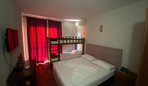 Classic Quadruple Room