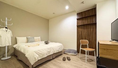 Double Room with Bath (No Window)