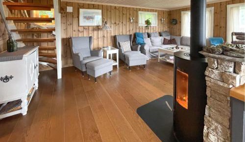 Three-Bedroom Holiday Home 