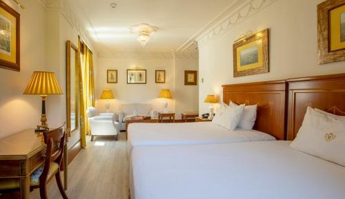 Deluxe Double or Twin Room with City View