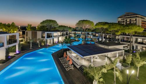 Villa with Pool Access