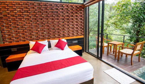 Queen Room with Balcony