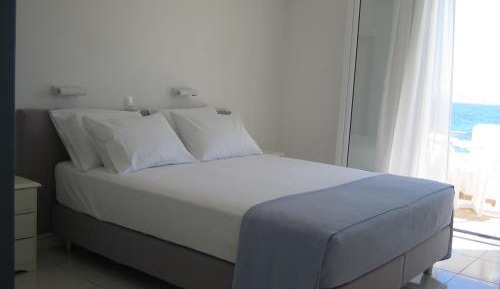 Studio (2 Adults)