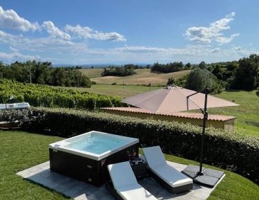 Deluxe Two-Bedroom Apartment with Garden View