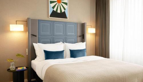 Large Studio with Kitchenette and Sofa Bed