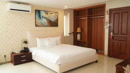 Superior King Room