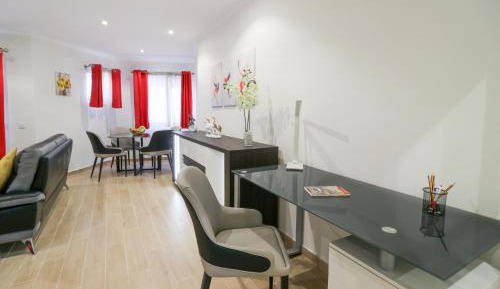 One-Bedroom Deluxe Apartment