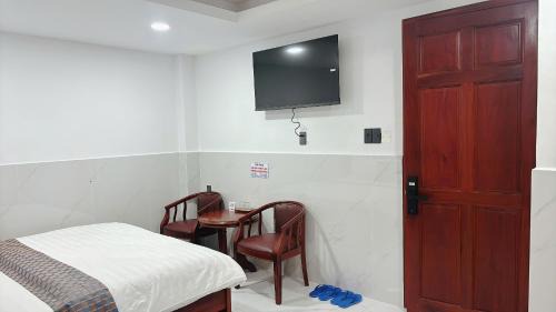 Room #1474655403