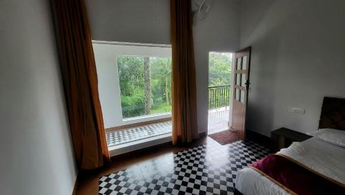 Room #1474700101
