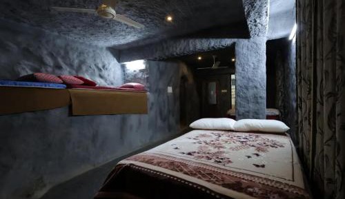 Double or Twin Room with Mountain View