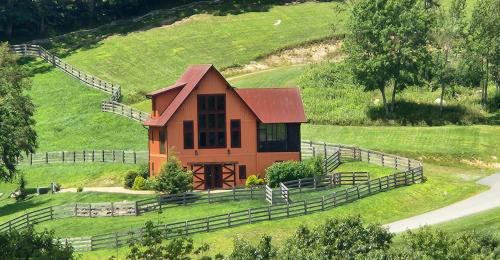 Three-Bedroom Holiday Home 
