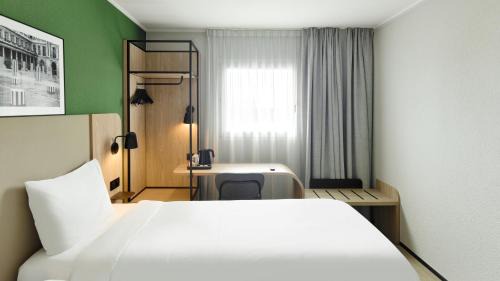 Standard Room - 2 Single Beds