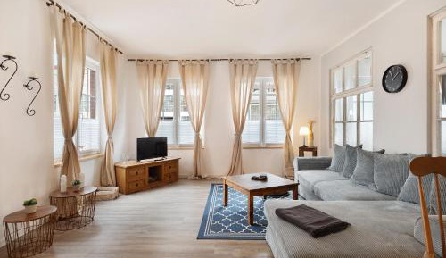 Superior One-Bedroom Apartment