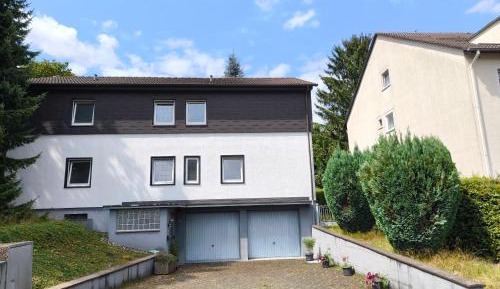 Single Room with Shared Bathroom