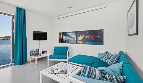 Three-Bedroom Holiday Home 