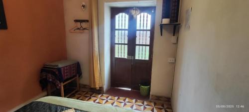 Double Room with Shared External Bathroom