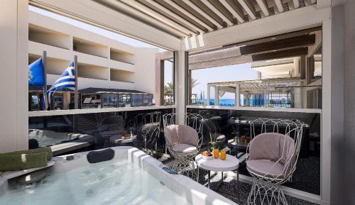Studio with Outdoor Jetted Tub