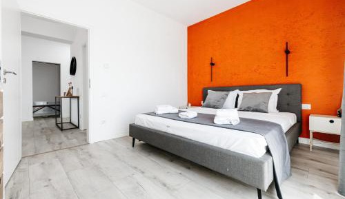 One-Bedroom Apartment with Balcony