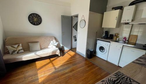 Apartment with Shower