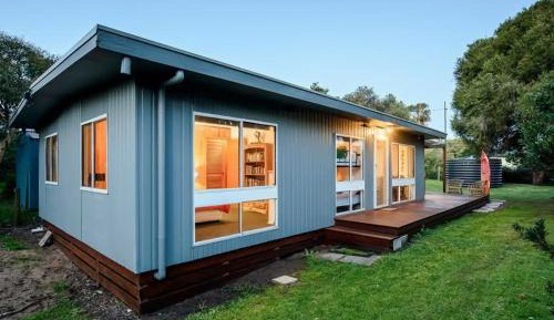 Holiday Home - No linen provided