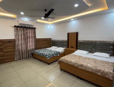 Deluxe Family Room