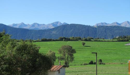 Two-Bedroom Apartment with Mountain View