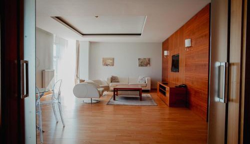 One-Bedroom Deluxe Apartment