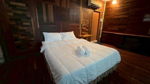 Deluxe Queen Studio 