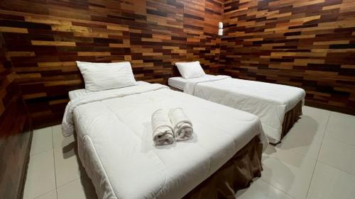 Twin Room with Private Bathroom