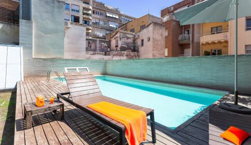 Apartment with Pool View 