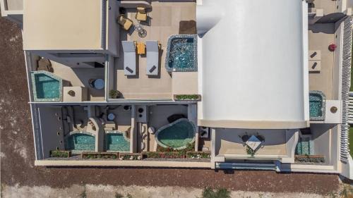 Lower-Level Suite with Outdoor Jacuzzi & Private Terrace