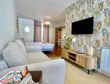 One-Bedroom Apartment with Terrace