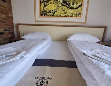 Deluxe Room (2 Adults + 1 Child)