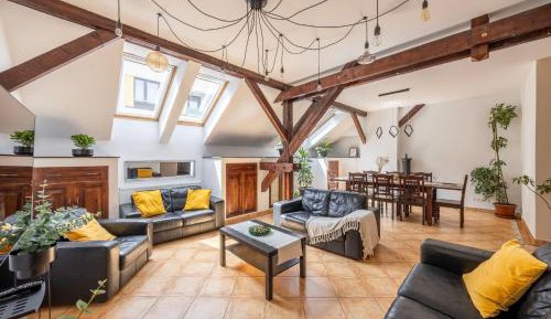 Four-Bedroom Apartment with Balcony 