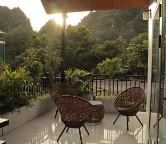 Family Room with Mountain View