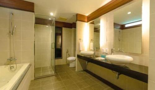 Deluxe King Suite
