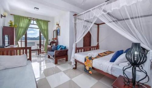 Deluxe Triple Room