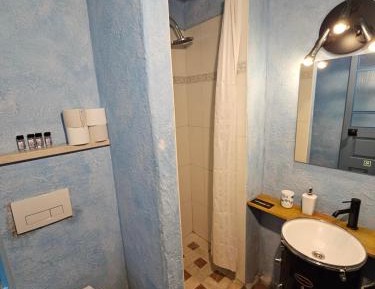 Deluxe Studio
