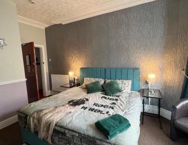 Double Room with Private Bathroom