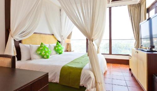 Deluxe Family Suite