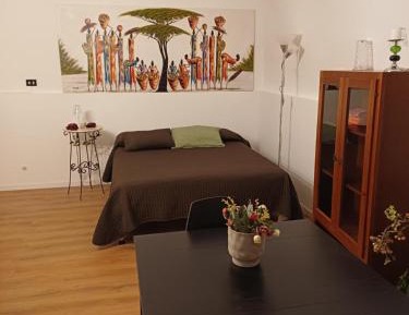 Deluxe Studio